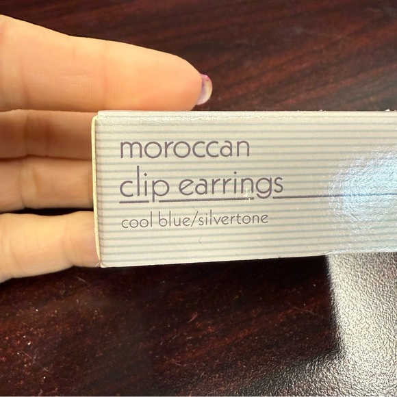 Avon Moroccan Silvertone Clip-On Earrings NIB vintage 1990 - Picture 5 of 8